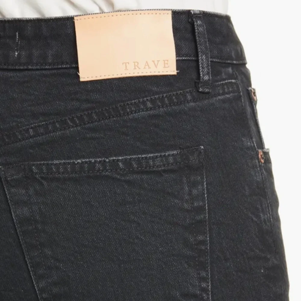 Trave | Berit Relaxed Straight Cuffed Jeans in Night Fever 26